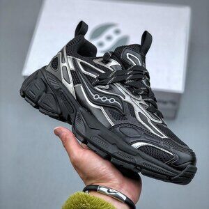 Saucony Triumph 2K Cavalry Cushioning Running Shoes Black